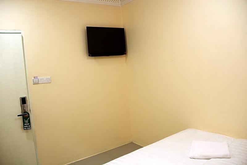 Oyo 89665 Royale City Hotel Sepang Exterior foto