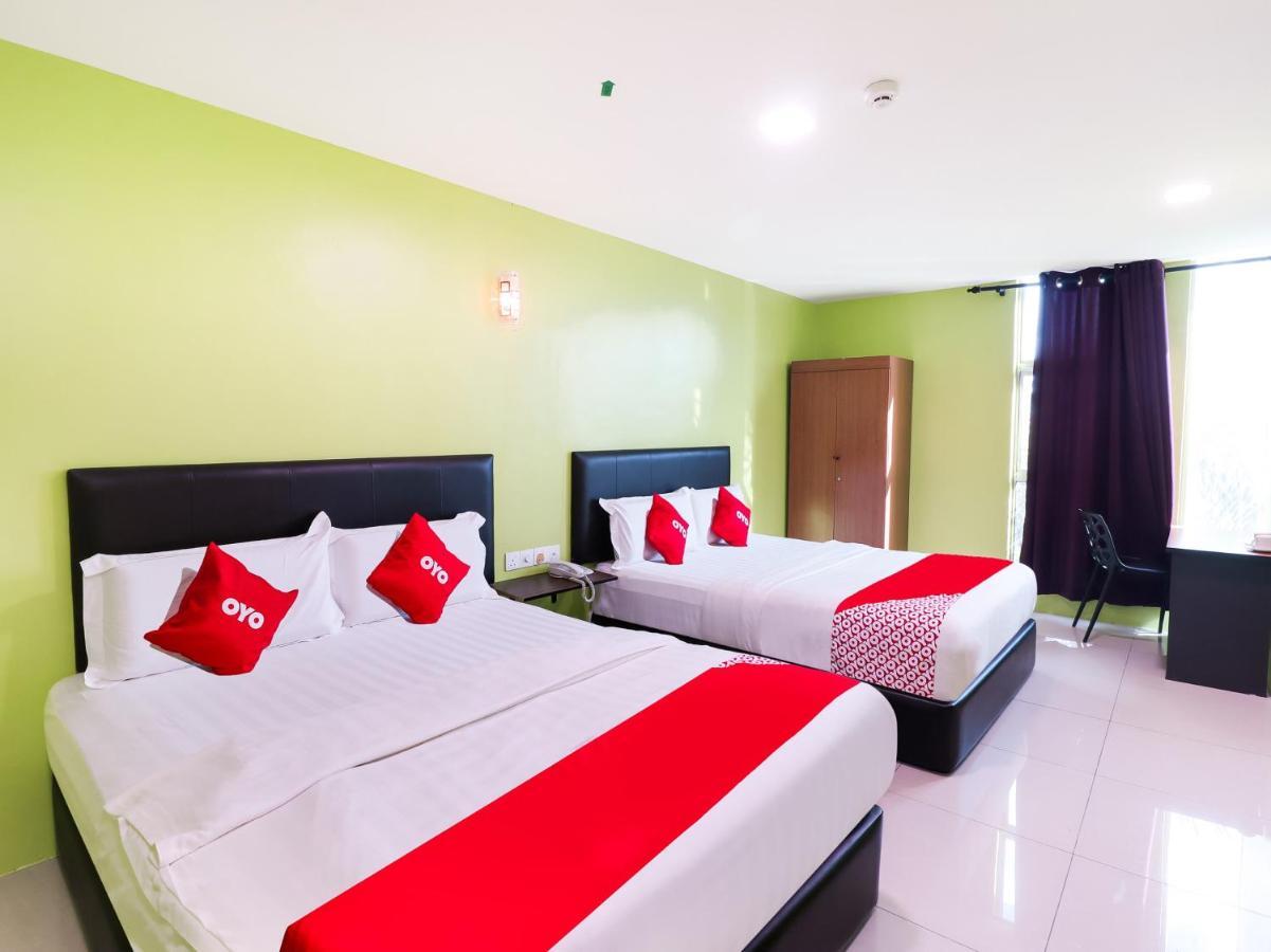 Oyo 89665 Royale City Hotel Sepang Exterior foto