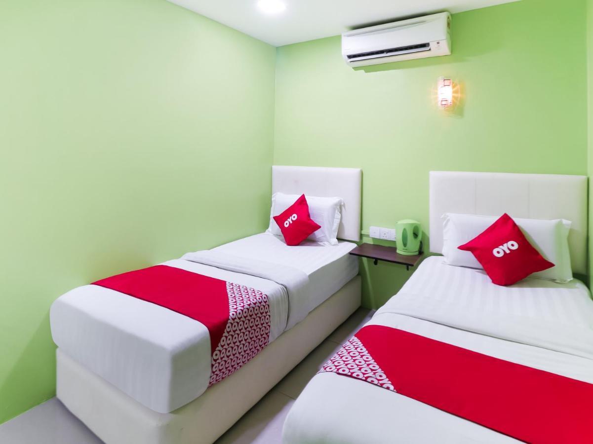 Oyo 89665 Royale City Hotel Sepang Exterior foto