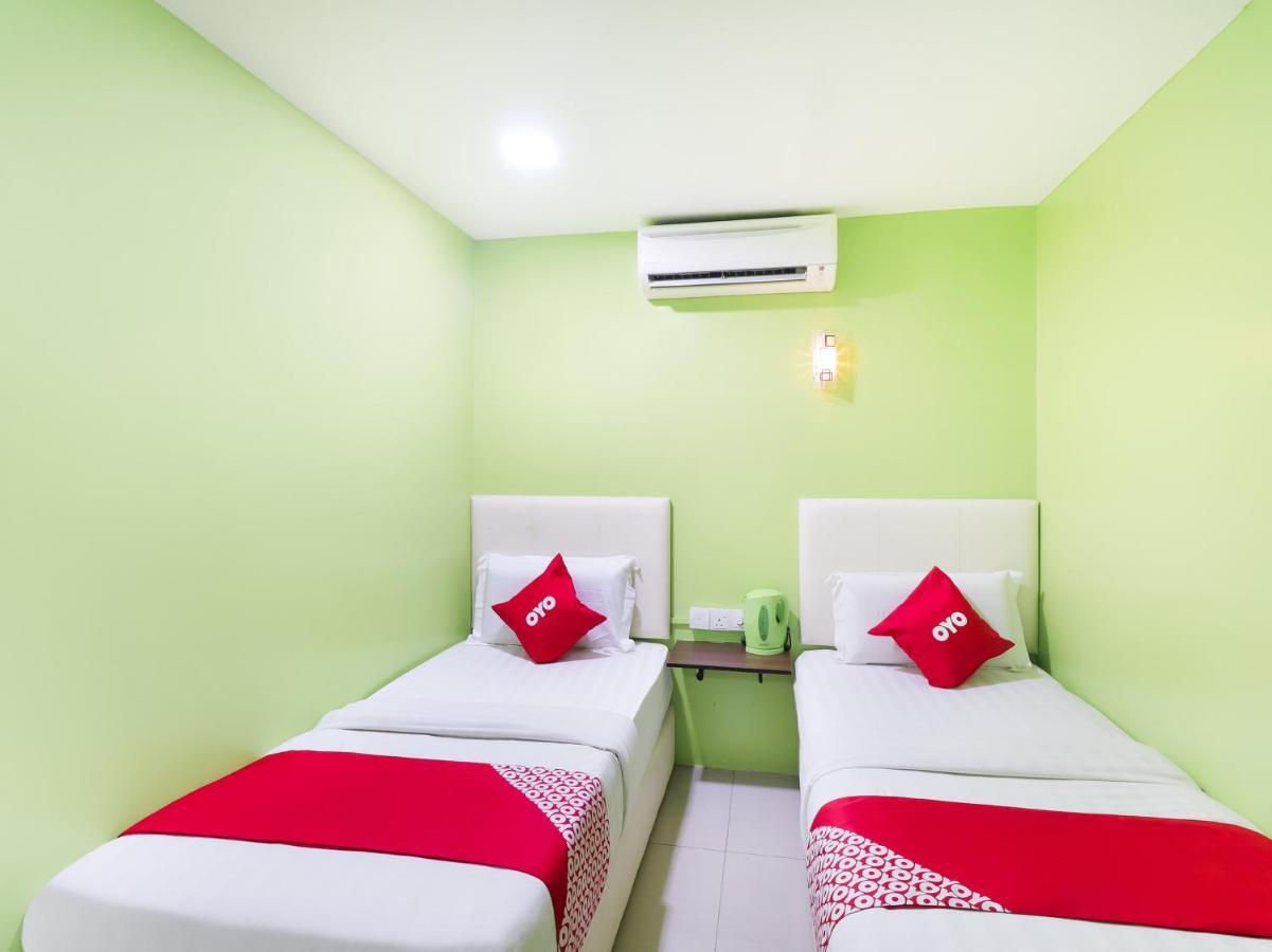 Oyo 89665 Royale City Hotel Sepang Exterior foto