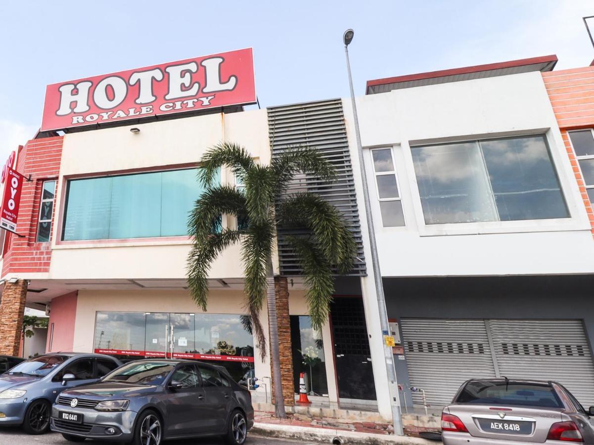 Oyo 89665 Royale City Hotel Sepang Exterior foto